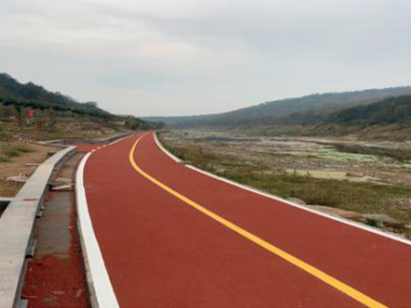 浙江东阳稠岭线路面改造